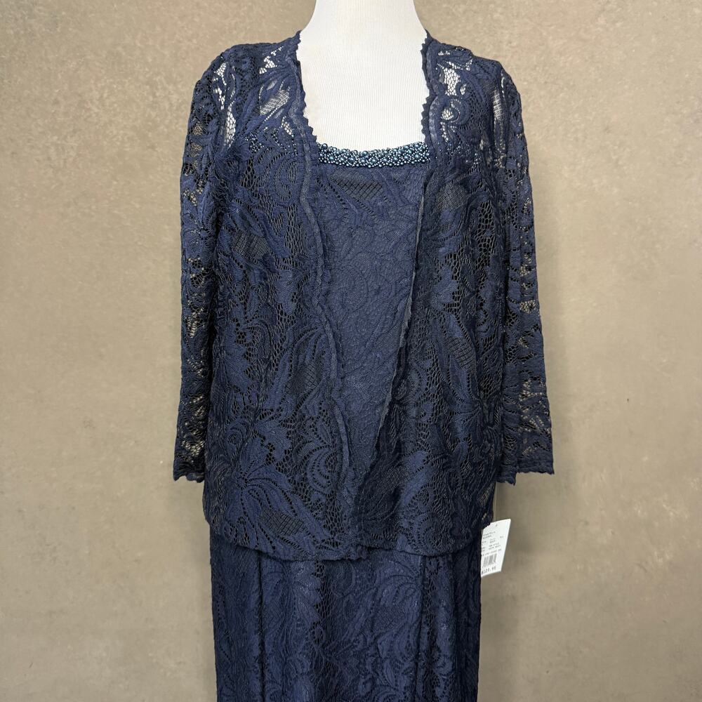 New Le Bos Navy Lace Evening Gown Beaded Neckline Formal Dress Size 8